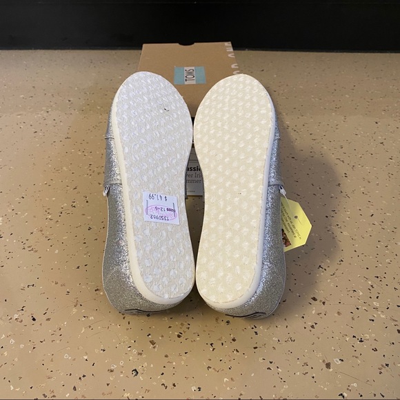 NEW TOMS Classic Slip on Sparkly Silver Iridescent - Picture 7 of 8